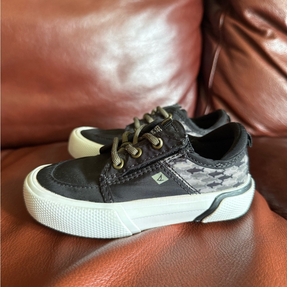 Sperry Black and White Sneakers with Chunky Sole - Picture 4 of 8